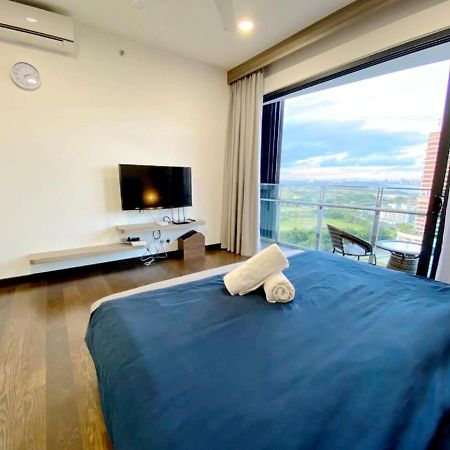 Almas Suites Puteri Harbour Nusajaya  Exterior photo